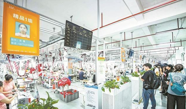 这里的数字化转型看得见摸得着 媒体采风团探秘泉州数字经济